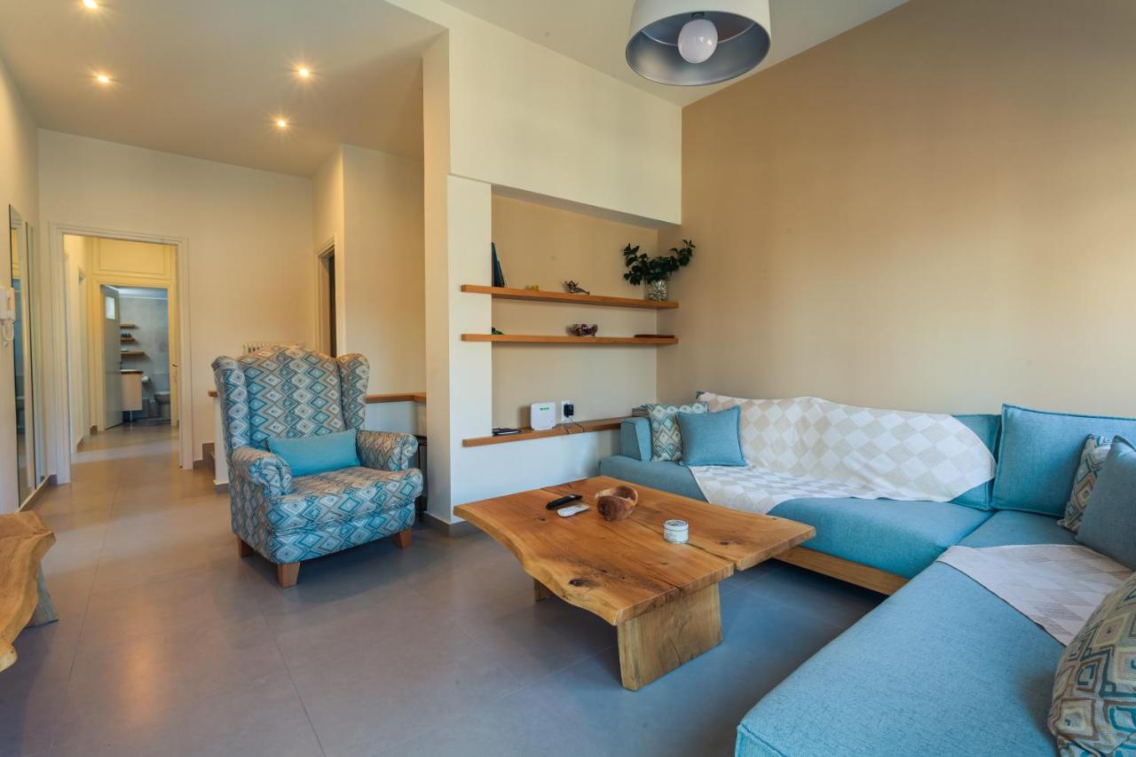 Appartamento Upscale Modern Escape In The Historic Center Kalamata Esterno foto
