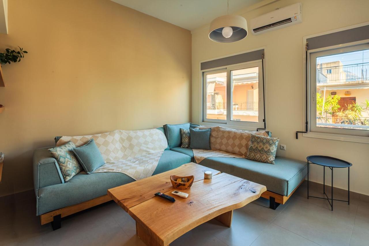 Appartamento Upscale Modern Escape In The Historic Center Kalamata Esterno foto