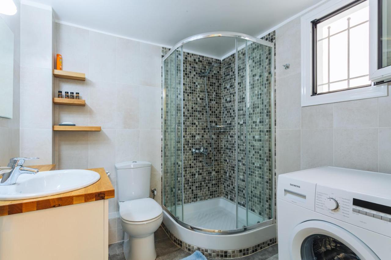 Appartamento Upscale Modern Escape In The Historic Center Kalamata Esterno foto