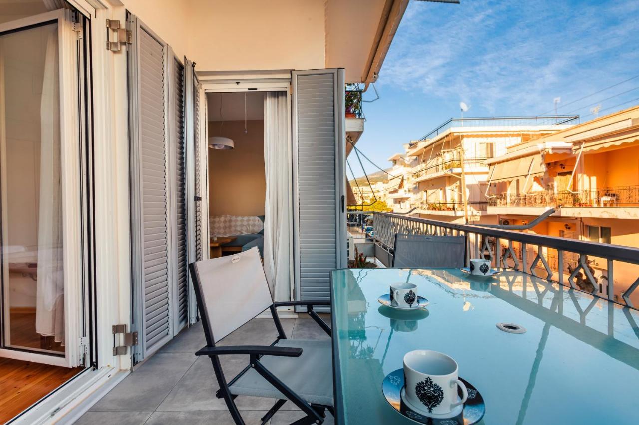 Appartamento Upscale Modern Escape In The Historic Center Kalamata Esterno foto