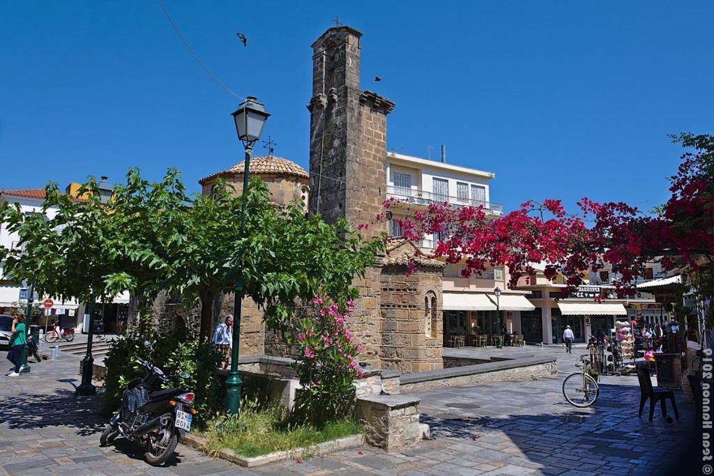 Appartamento Upscale Modern Escape In The Historic Center Kalamata Esterno foto